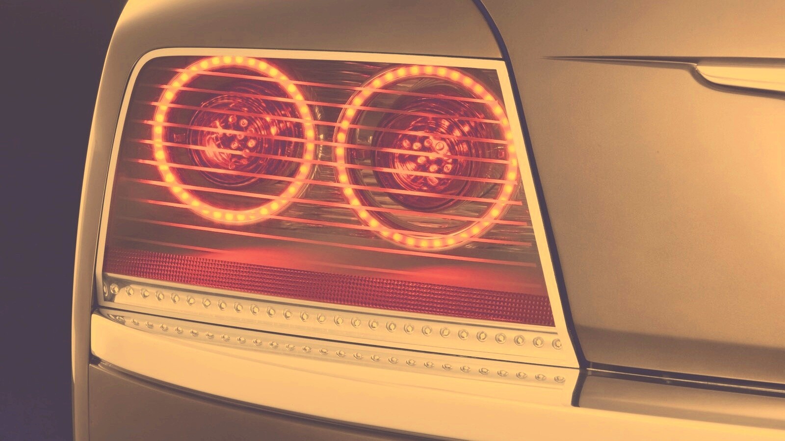 Горящие задние фары обои