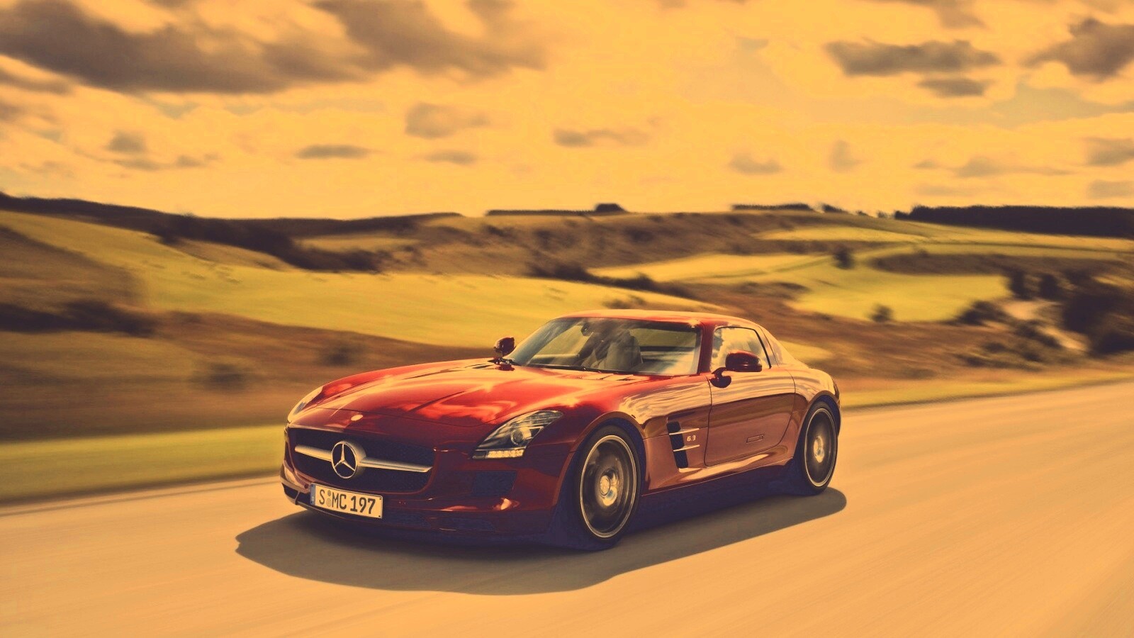 Красный спортивный мерседес обои