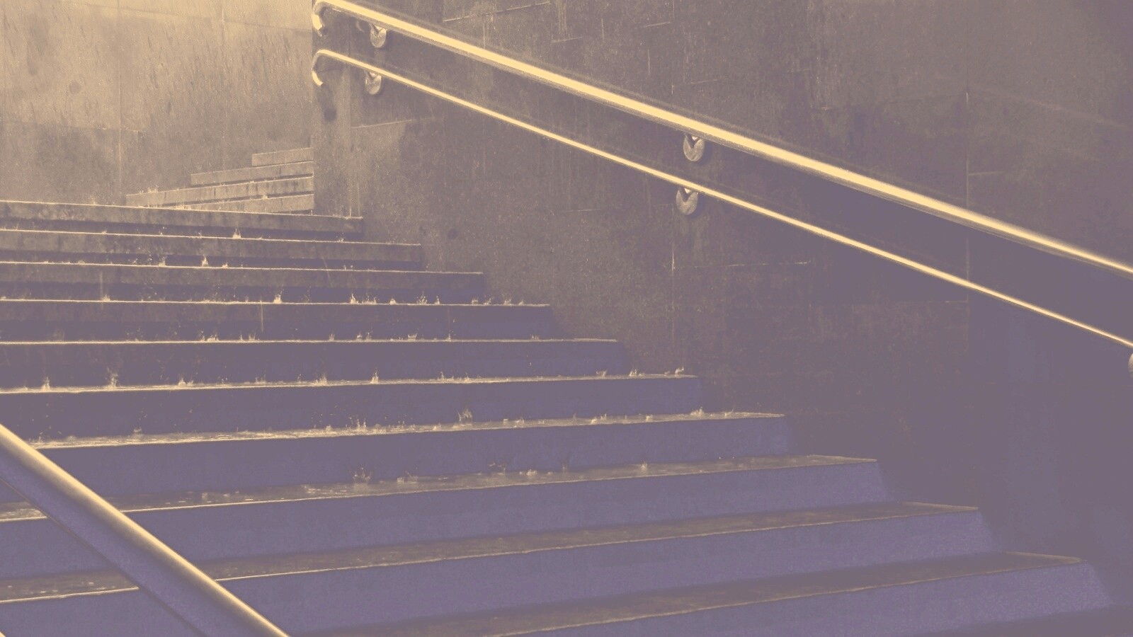 Спуск в подземный переход обои