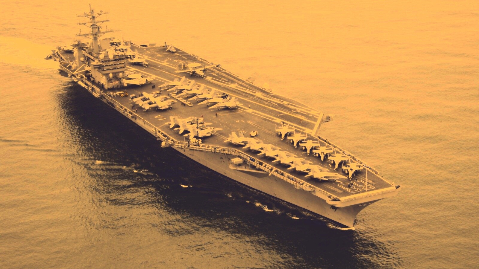 Авианосец в море обои