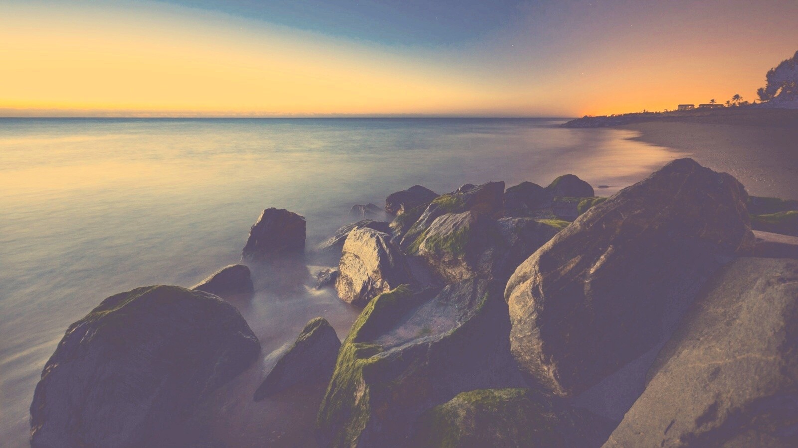 Камни на берегу обои