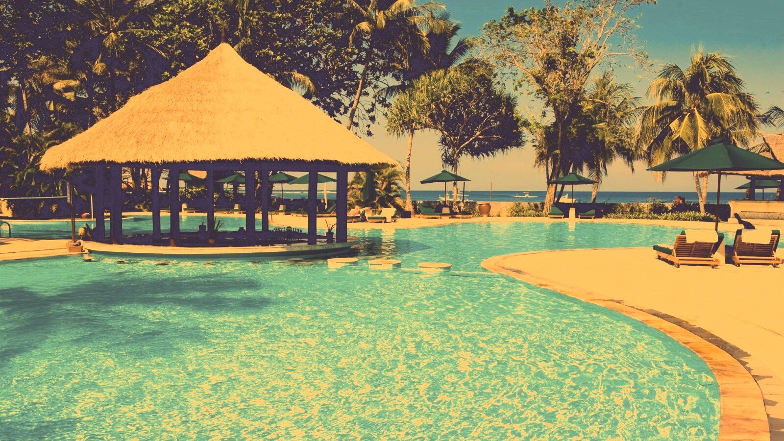 Бассейн отеля обои