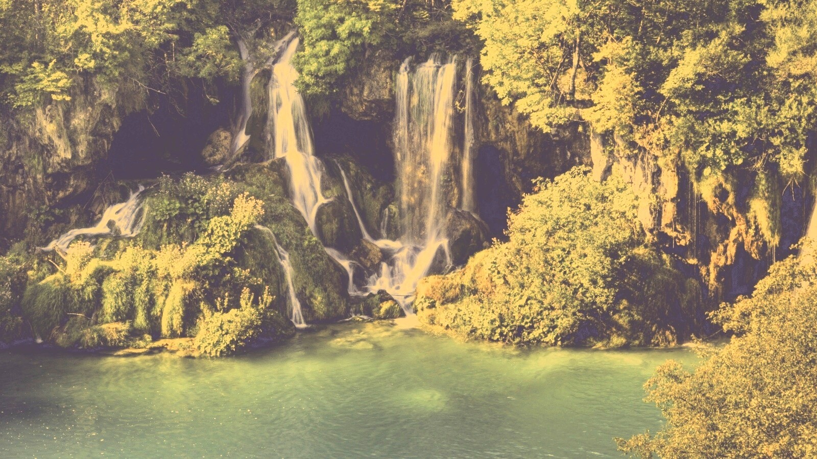 Водопад в дикой природе обои