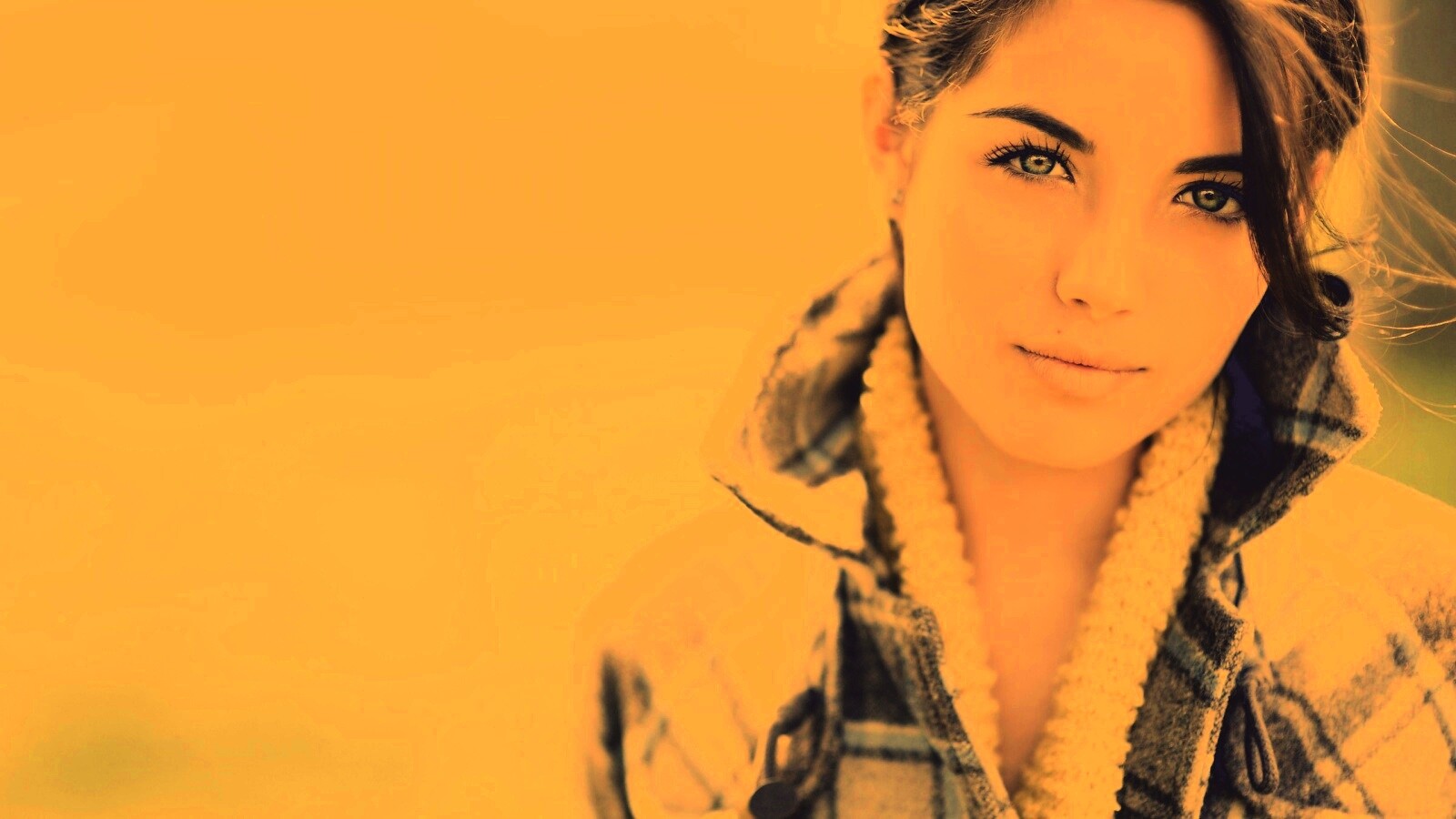 Красивая молодая девушка обои