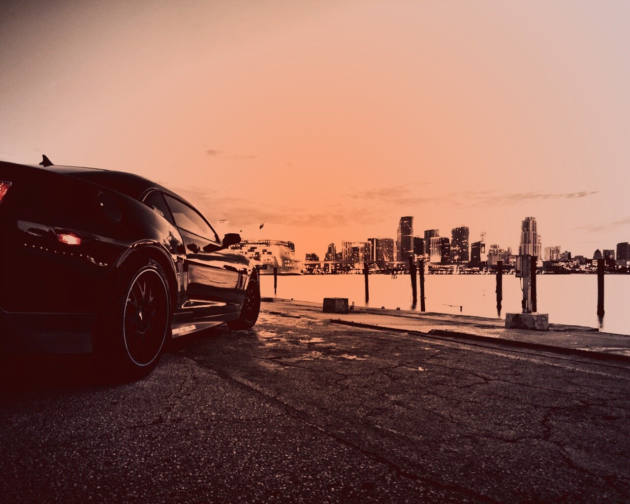 Черный спорткар обои