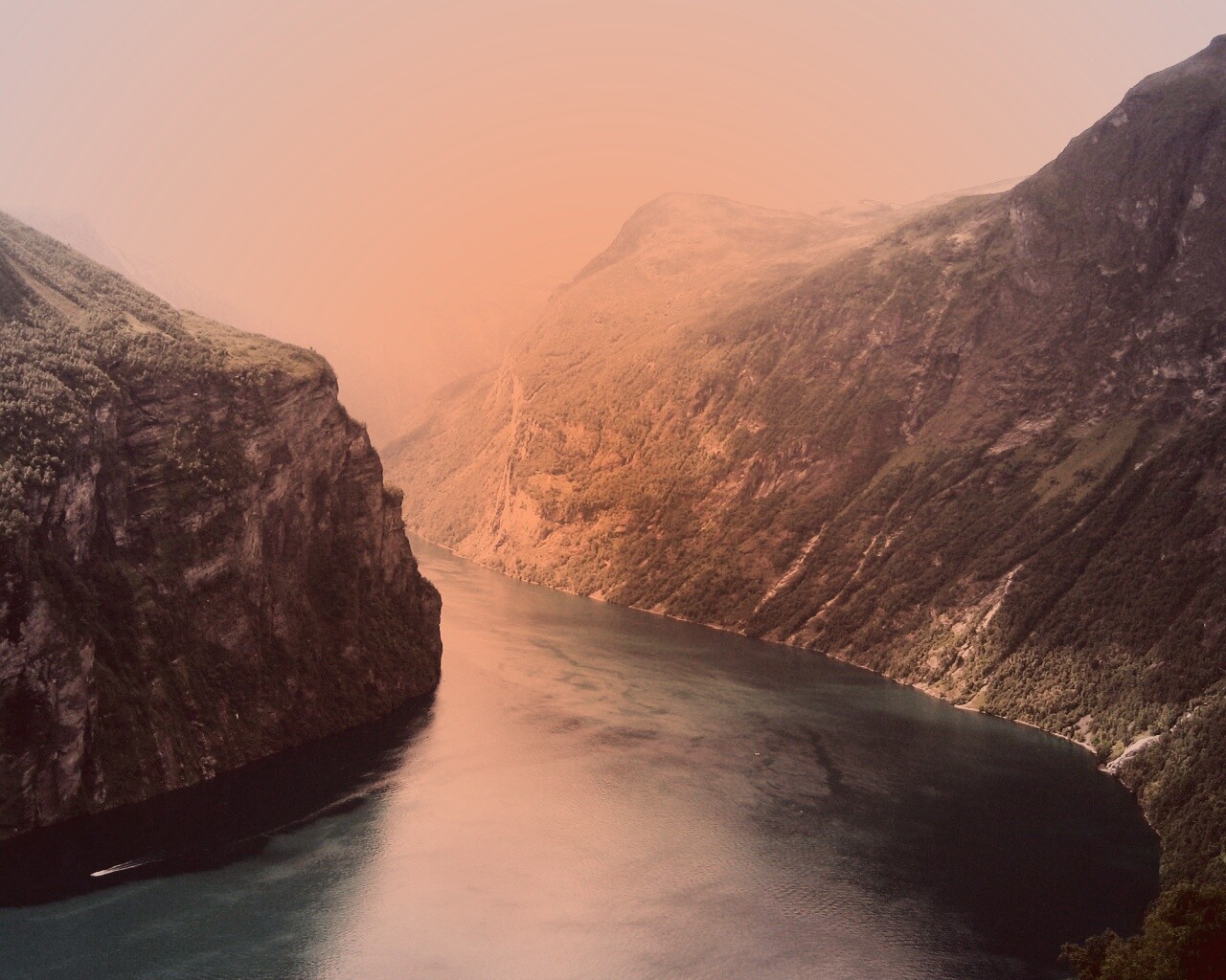 Горная река обои