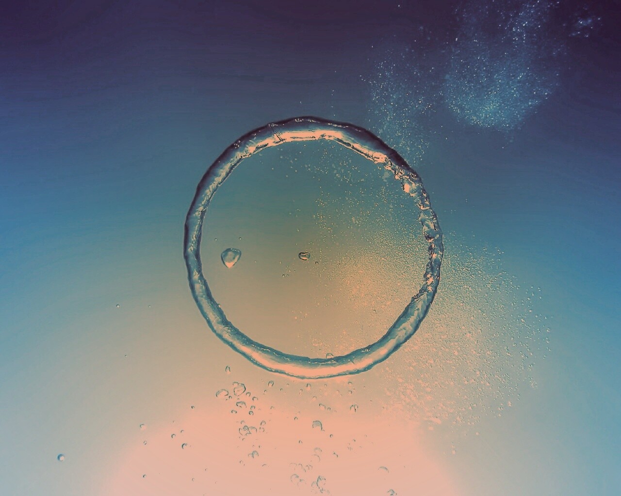 Кольцо из воды обои