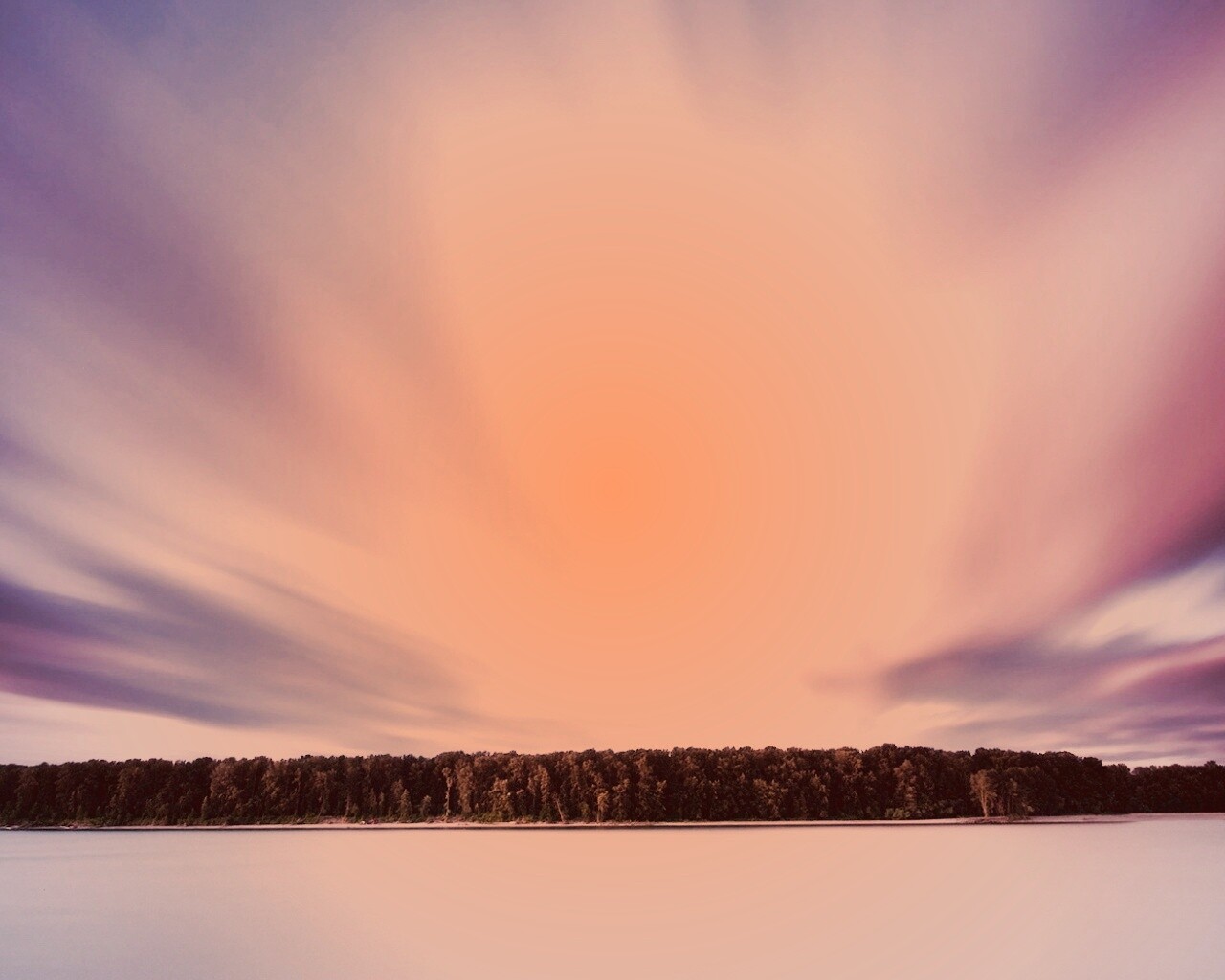 Вечернее небо над озером обои
