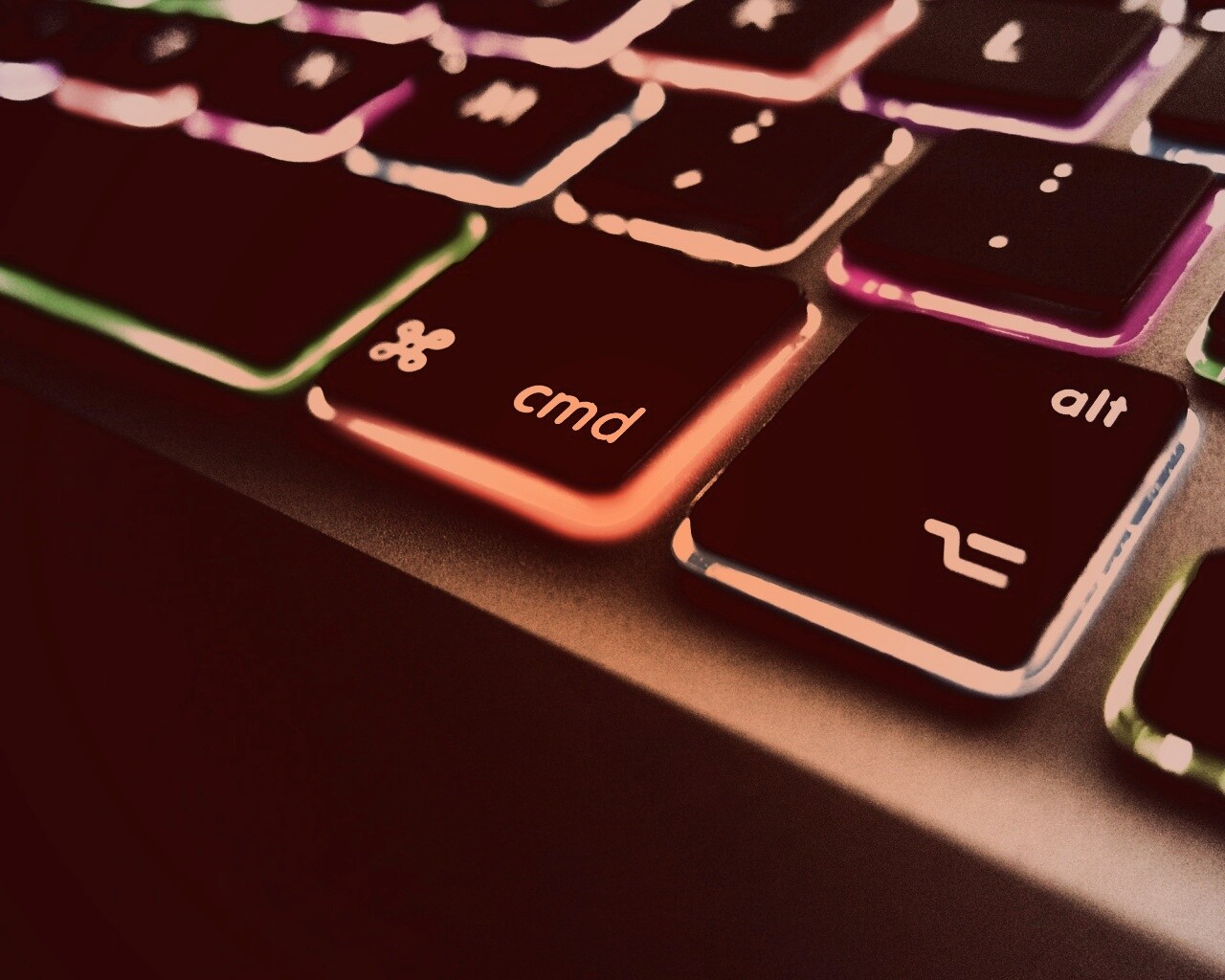 Разноцветная клава макбука обои