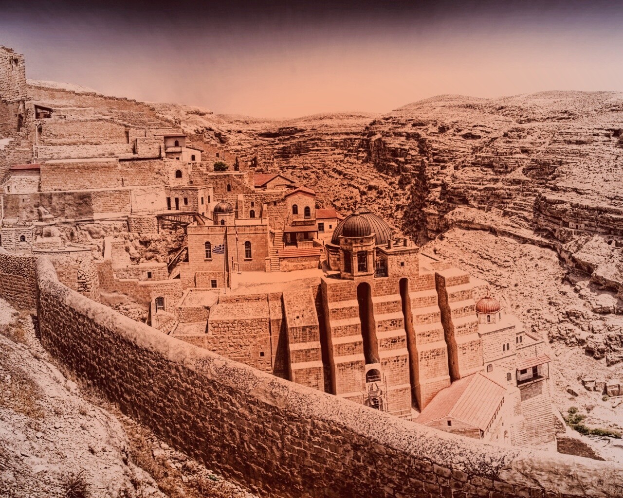 Город среди скал обои