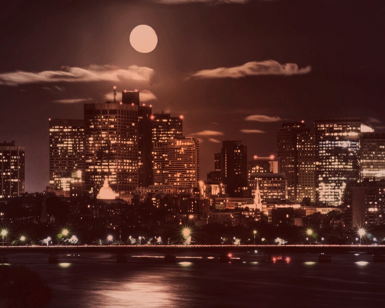 Луна над мегаполисом обои