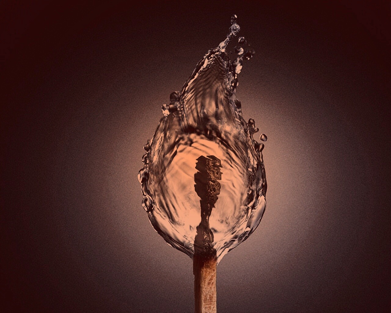 Водяное пламя спички обои