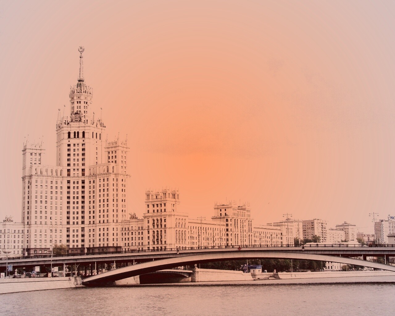 Высотка на Котельнической набережной обои