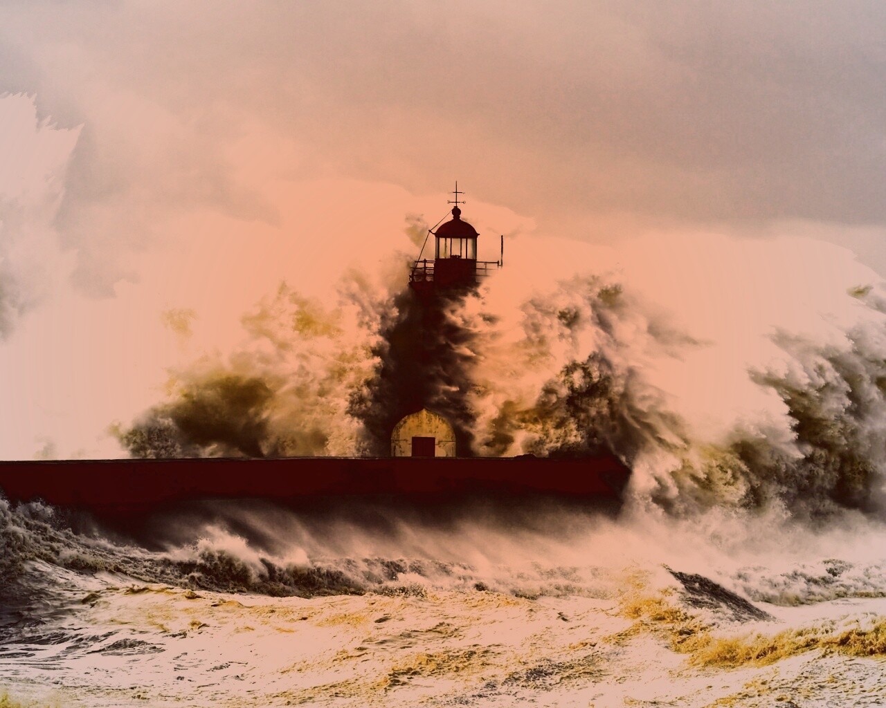Маяк в шторм обои