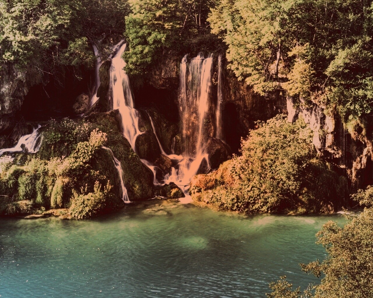 Водопад в дикой природе обои