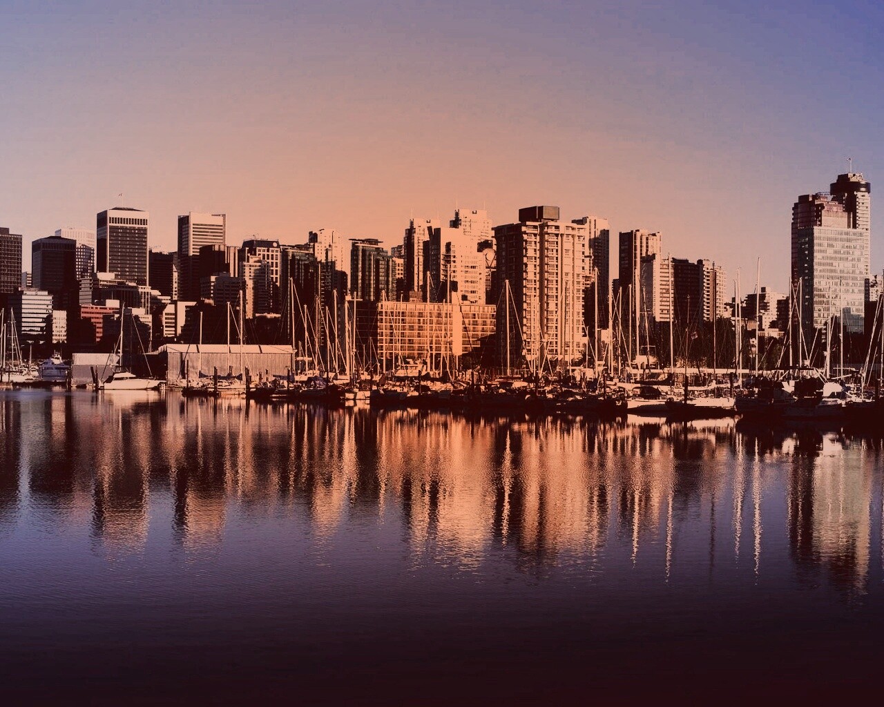 Город у воды обои