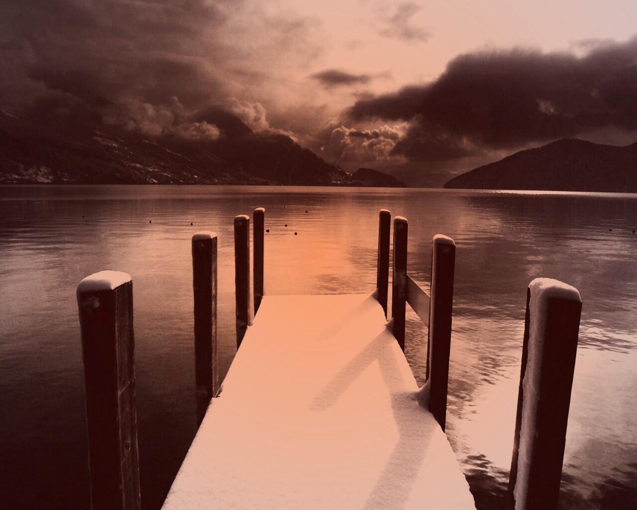 Заснеженный причал обои