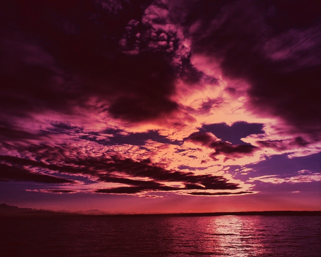 Фиолетовое закатное небо обои