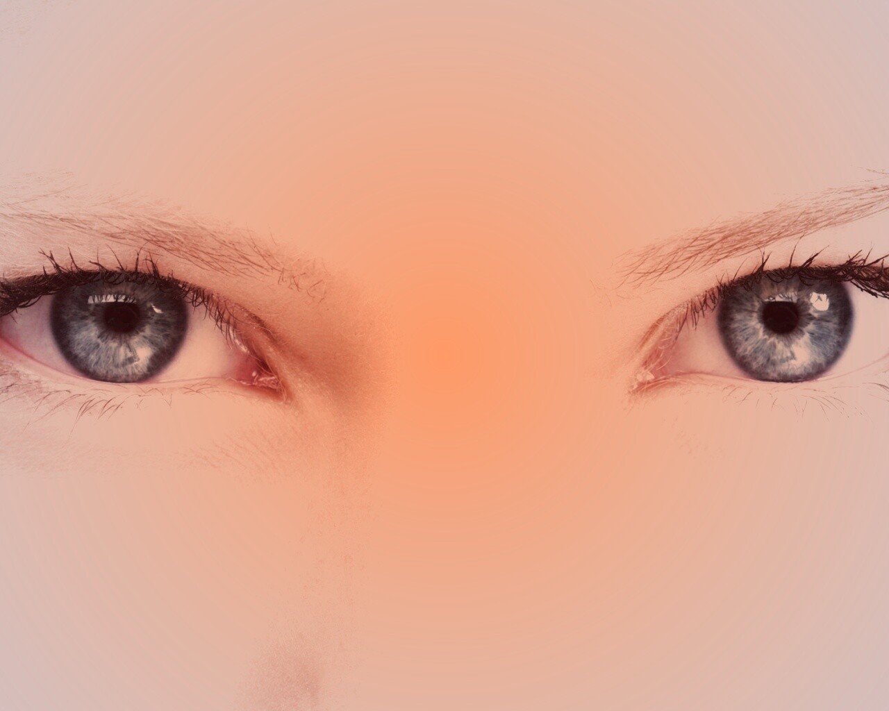 Она смотрит на тебя обои