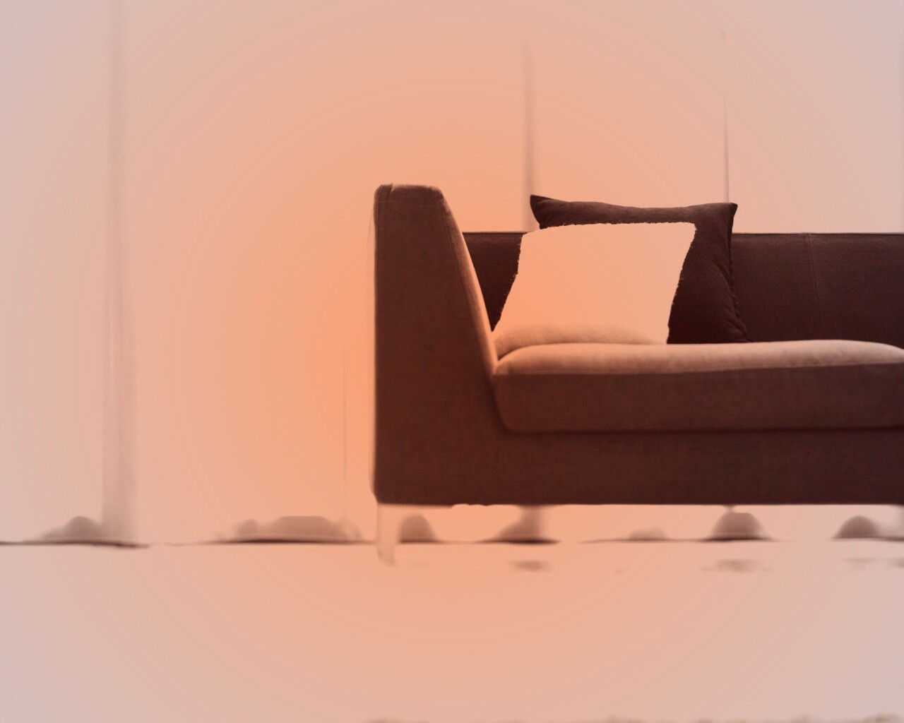 Диван с черной и белой подушками обои