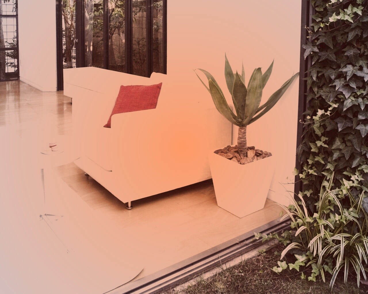 Белое кресло обои