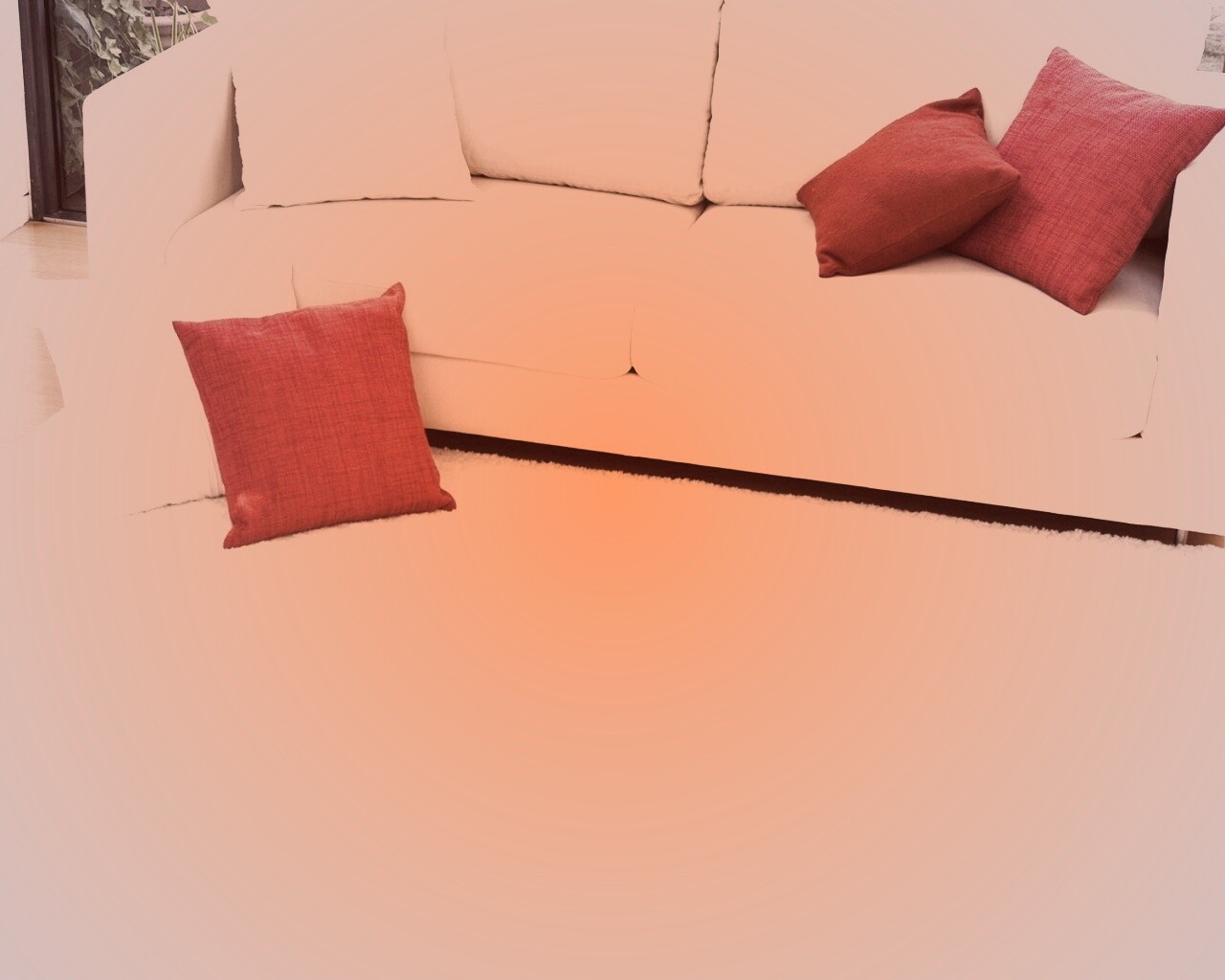 Диван с подушками обои