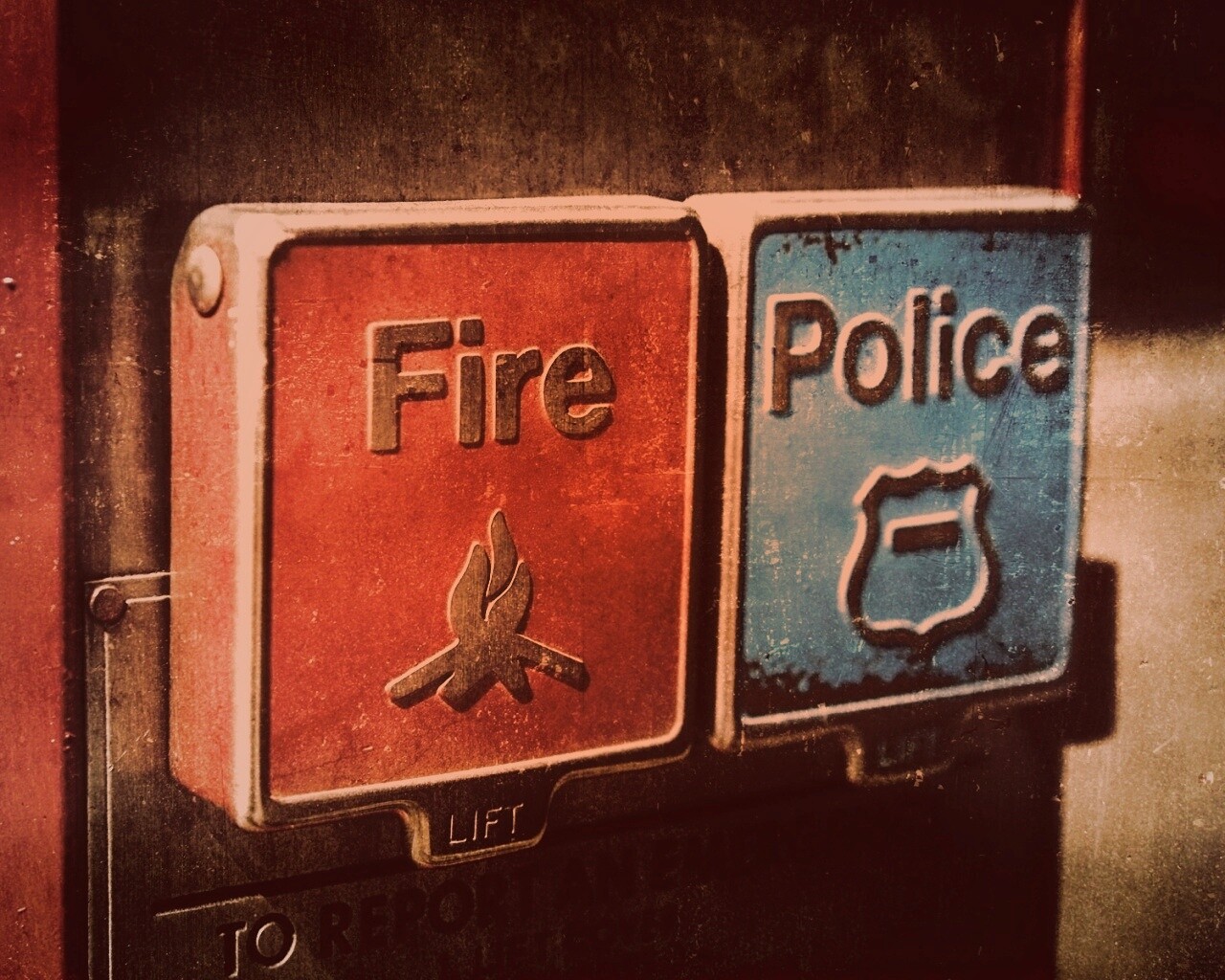 "Экстренные" кнопки обои