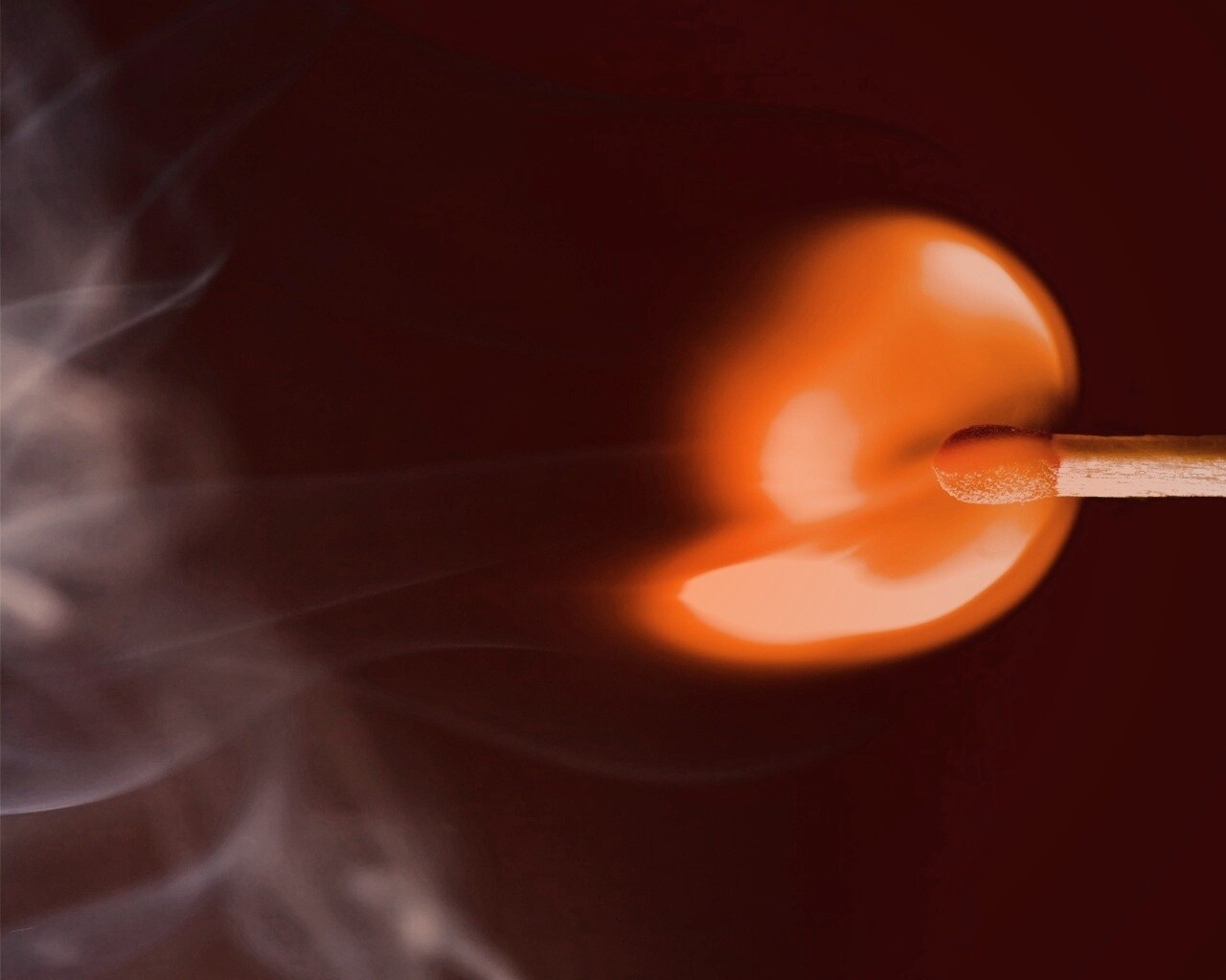 Горящая спичка обои