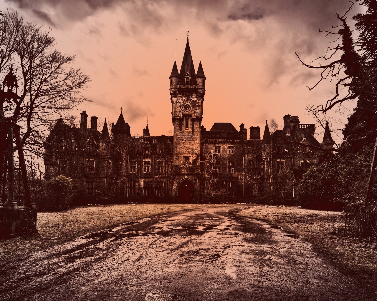 Разрушающийся замок обои