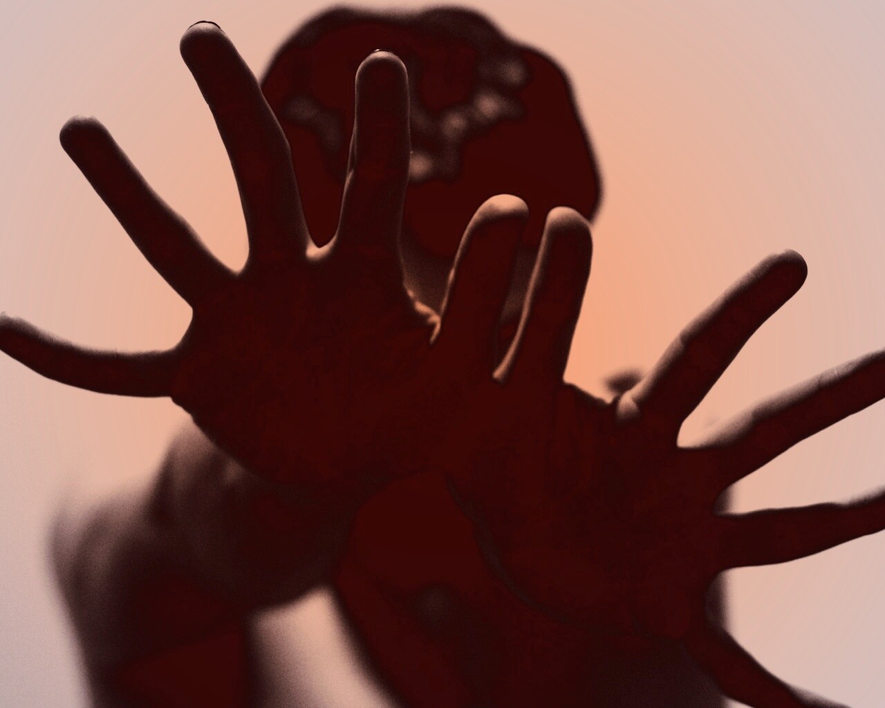 Руки тянутся к тебе обои