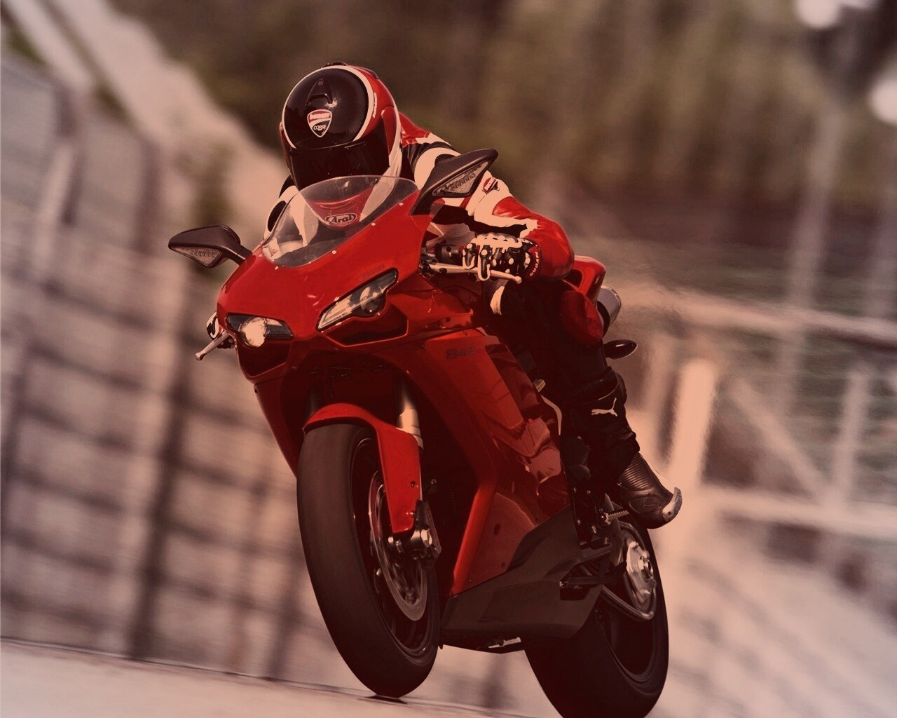 Мотоциклист на Дукати 848 обои