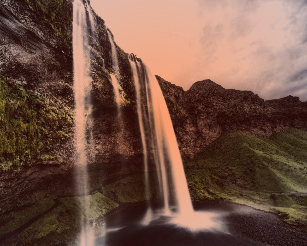 Нарисованный водопад обои