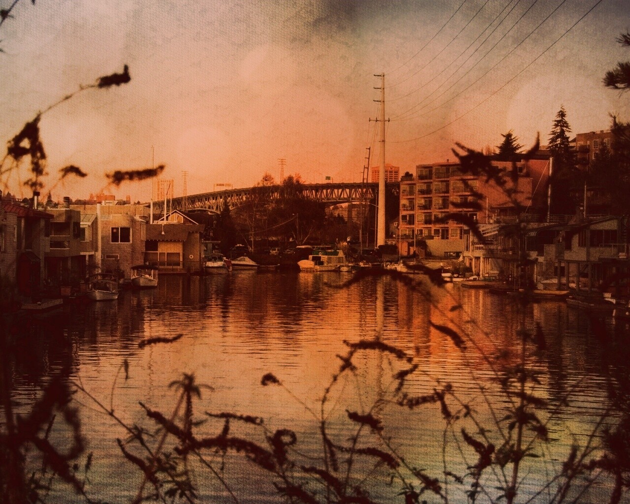 Городок на реке обои