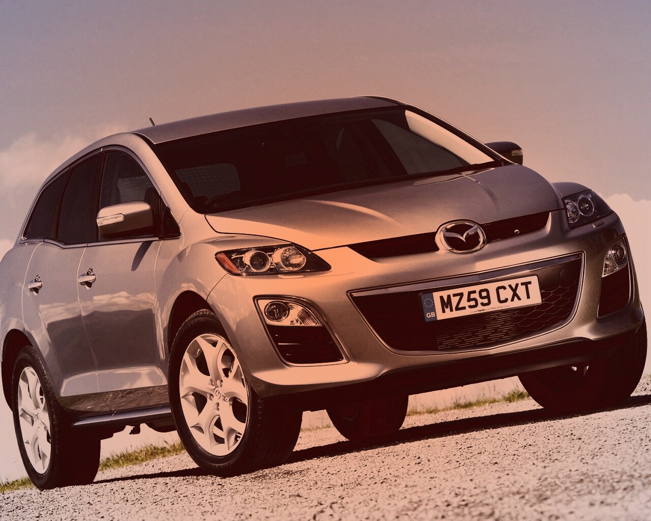 Кроссовер Mazda обои