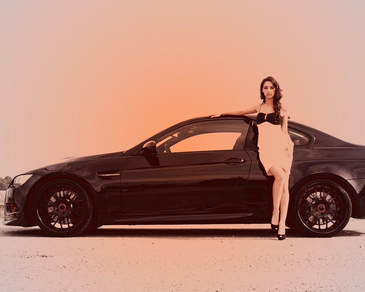 BMW и девушка обои