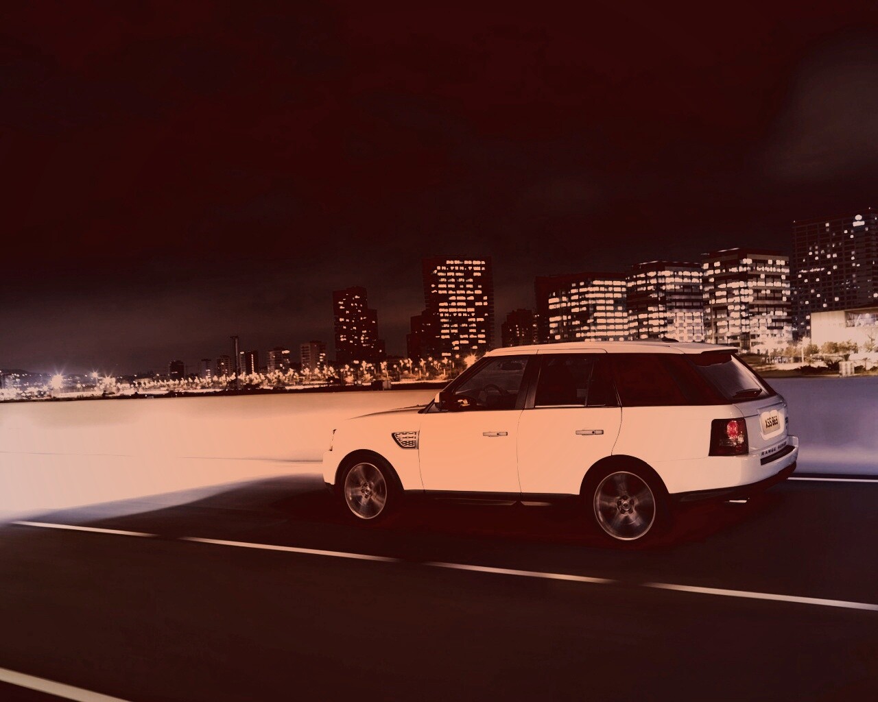 Рендж ровер на трассе обои