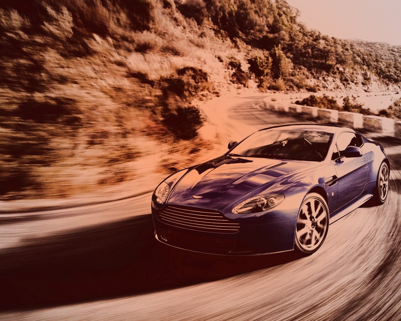 Синий Aston Martin обои