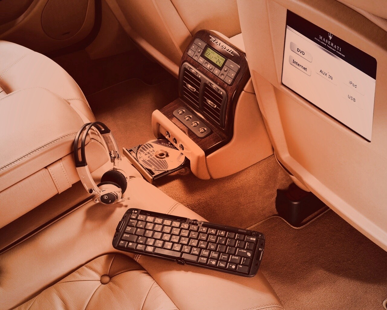 Салон Quattroporte обои