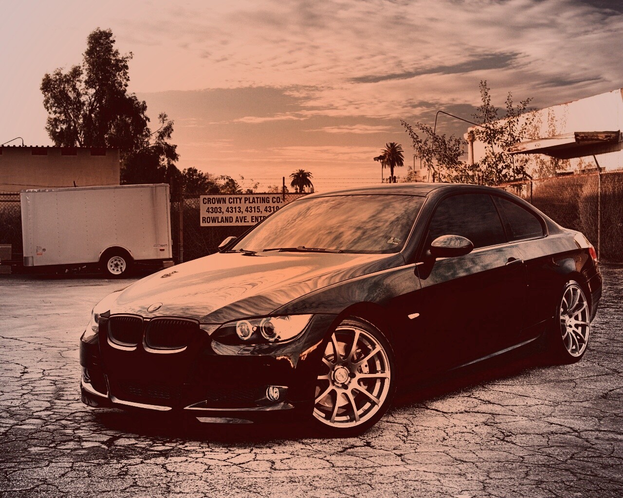 Чёрный БМВ обои