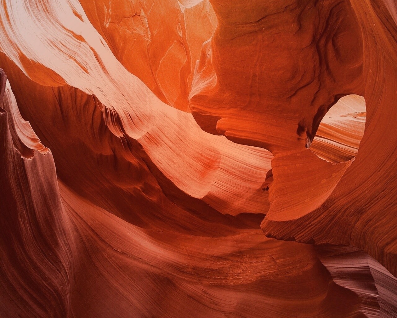 Оранжевая пещера обои