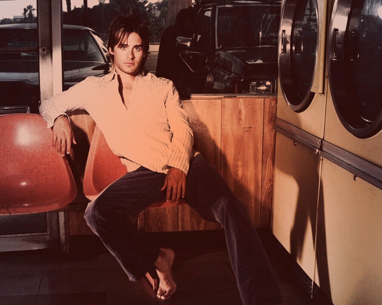 Джаред  Лето на стуле обои