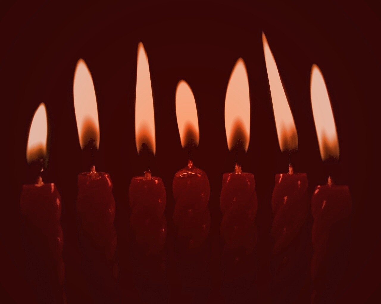 Красные свечи обои