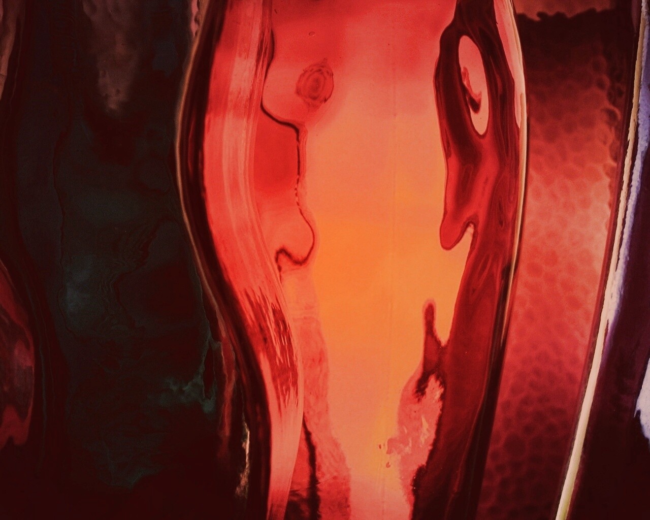 Абстрактное в бутылочном стекле обои