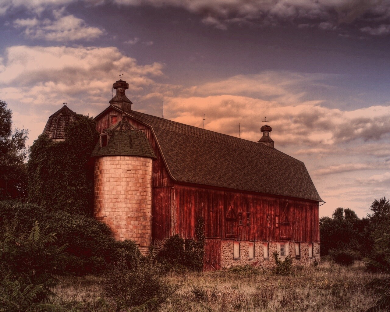 Старый красный амбар обои