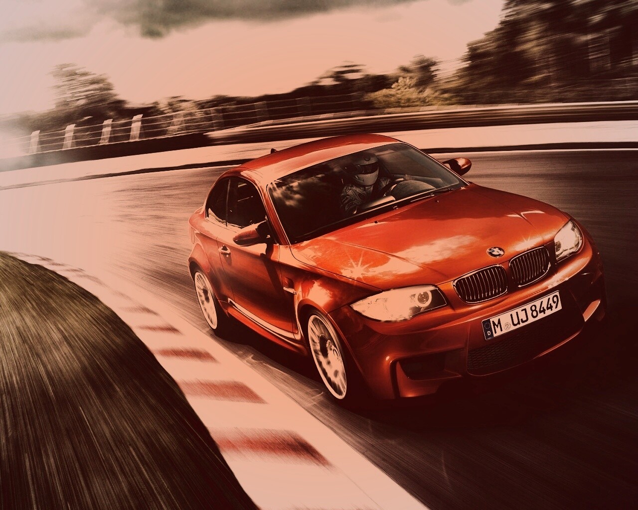 Гонщик за рулем BMW M1 обои