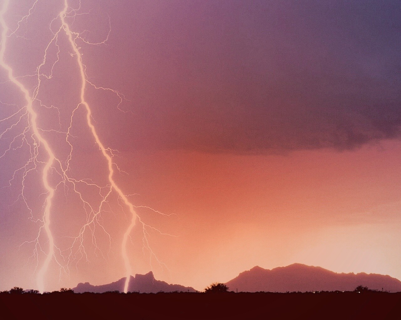 Двойная молния обои