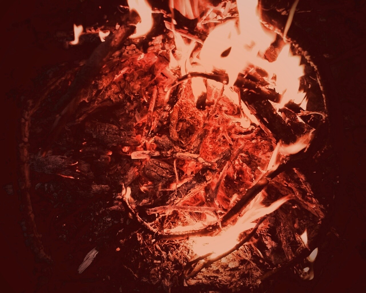 Костёр крупным планом обои