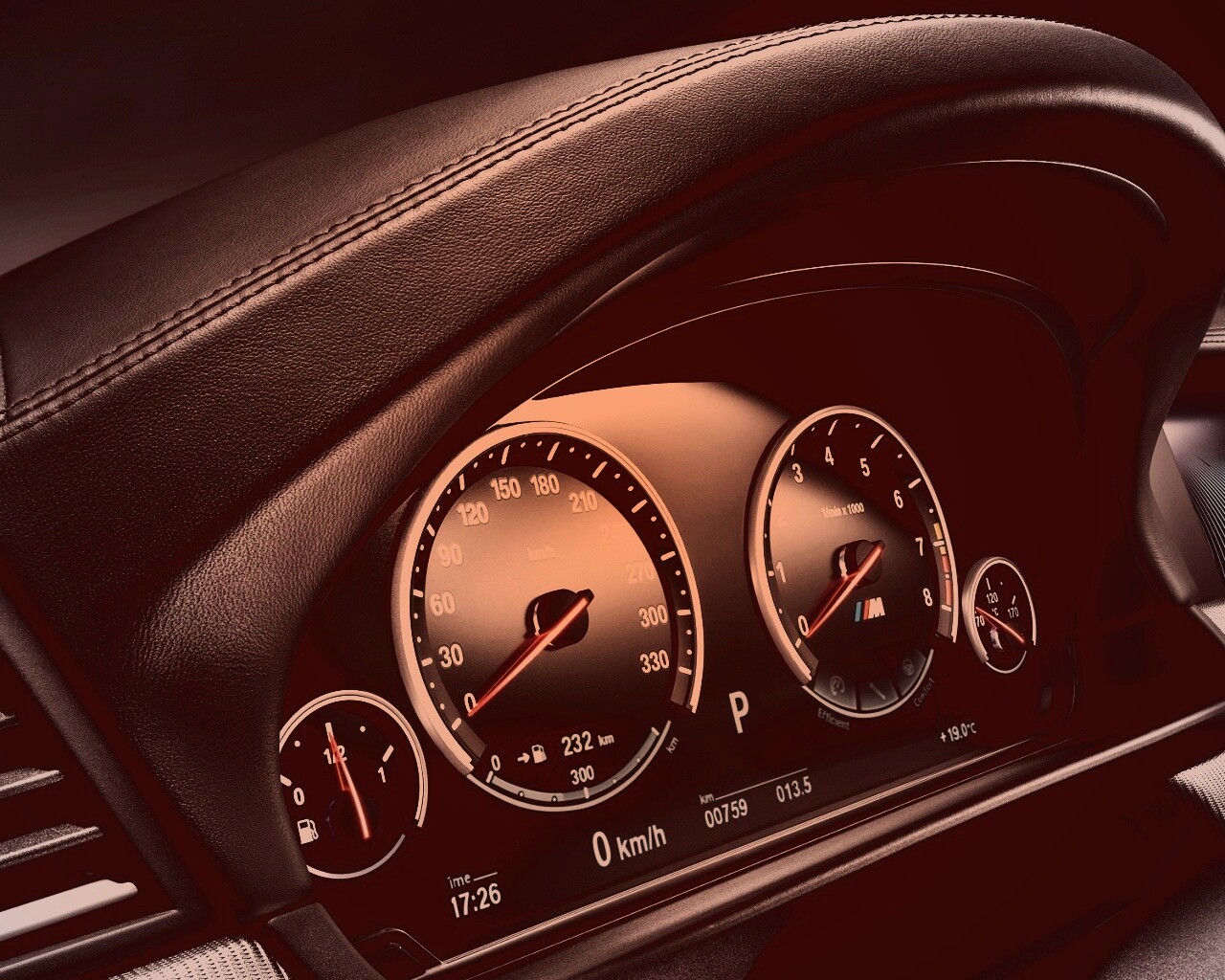 Приборная панель BMW F10 обои