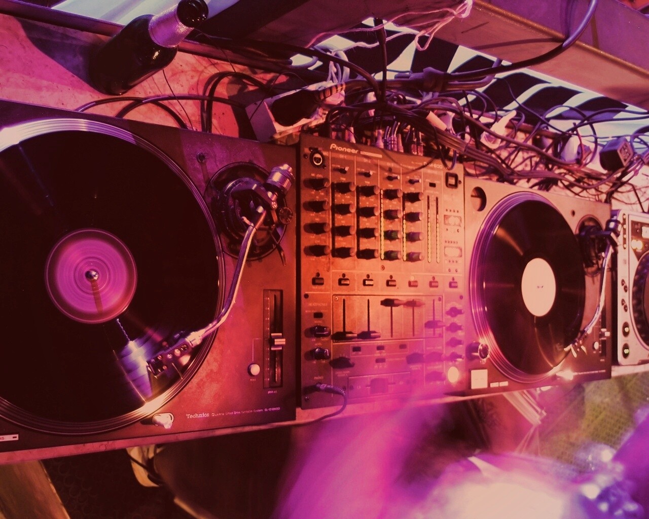 Диджейский пульт обои