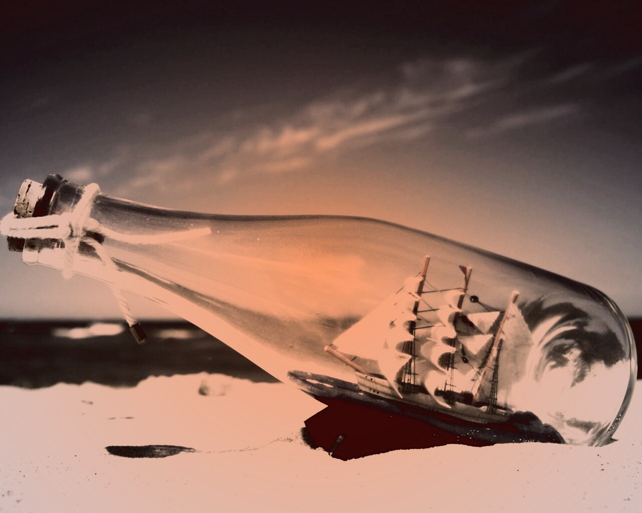 Парусник в бутылке обои